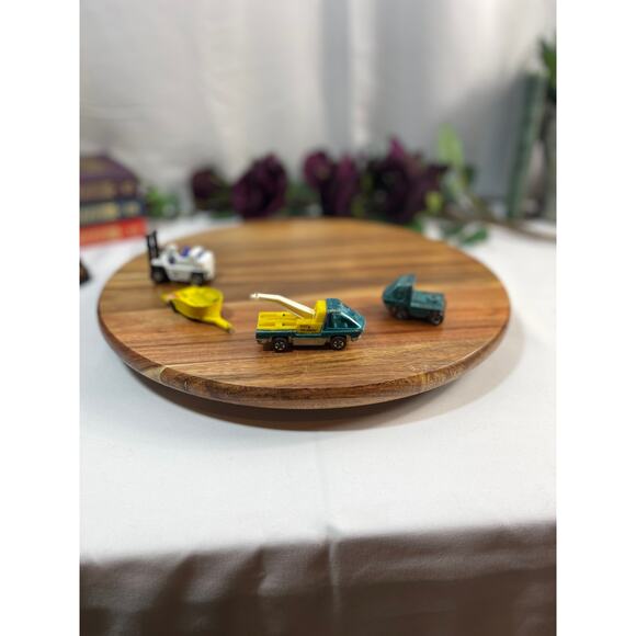 Vintage Bundle: Redline Hot Wheels, Matchbox, and FREE 1966 Collector's Case - Picture 5 of 15